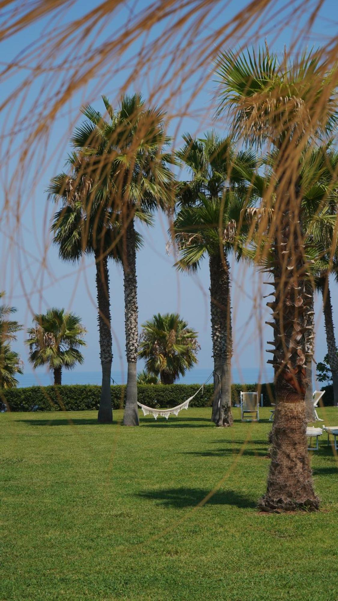 Infinity Resort Tropea Parghelia Esterno foto