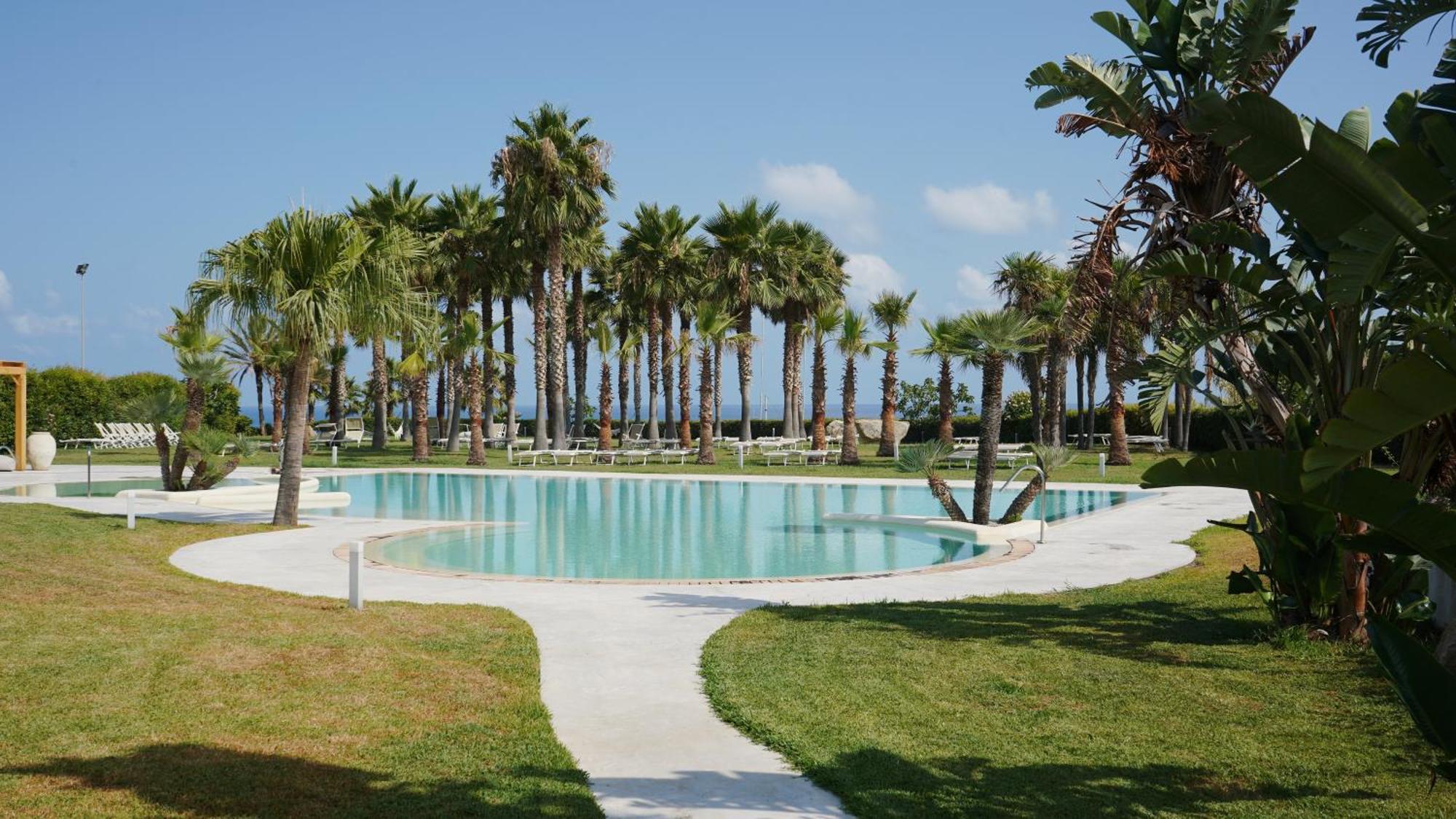 Infinity Resort Tropea Parghelia Esterno foto