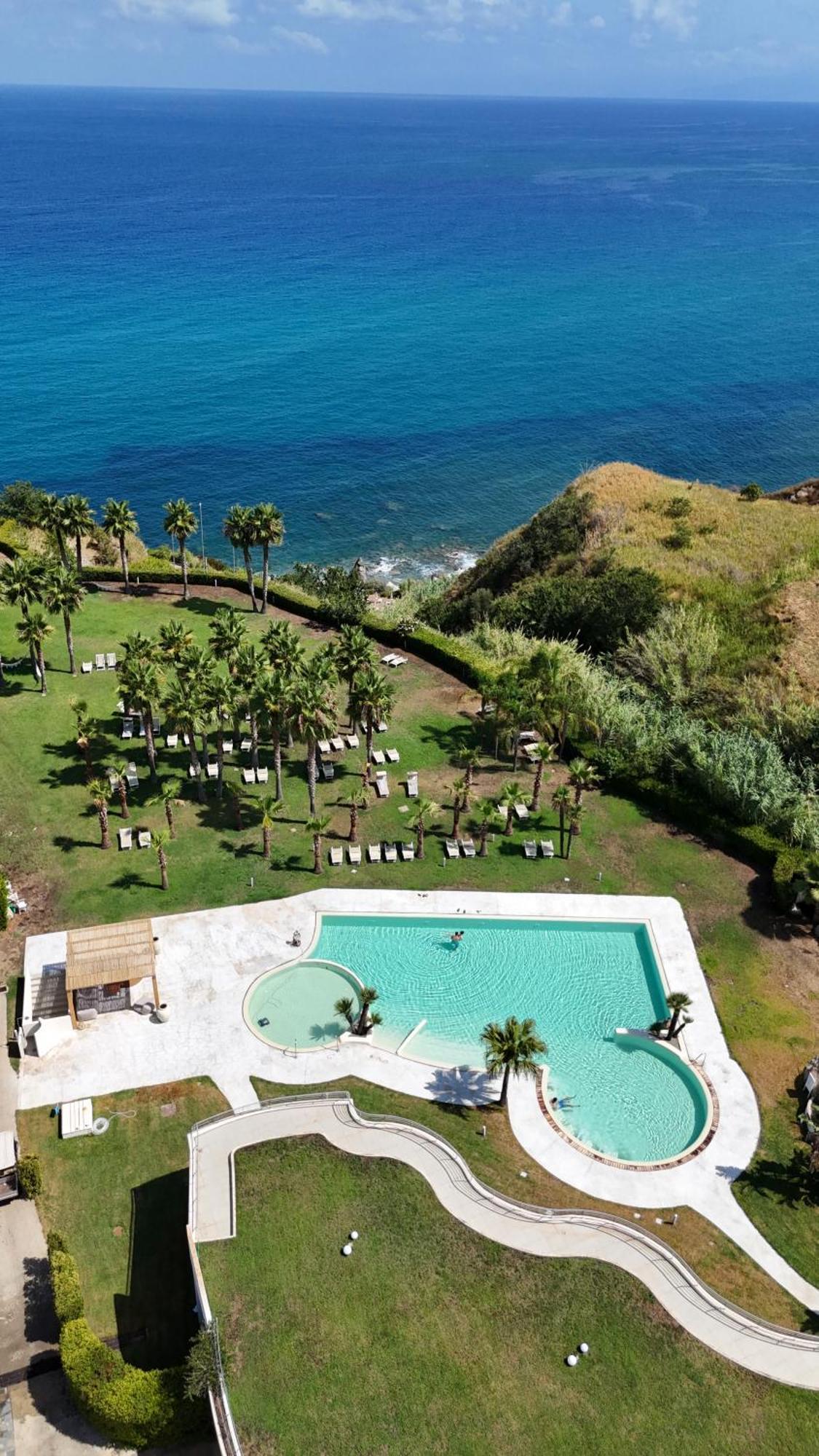 Infinity Resort Tropea Parghelia Esterno foto