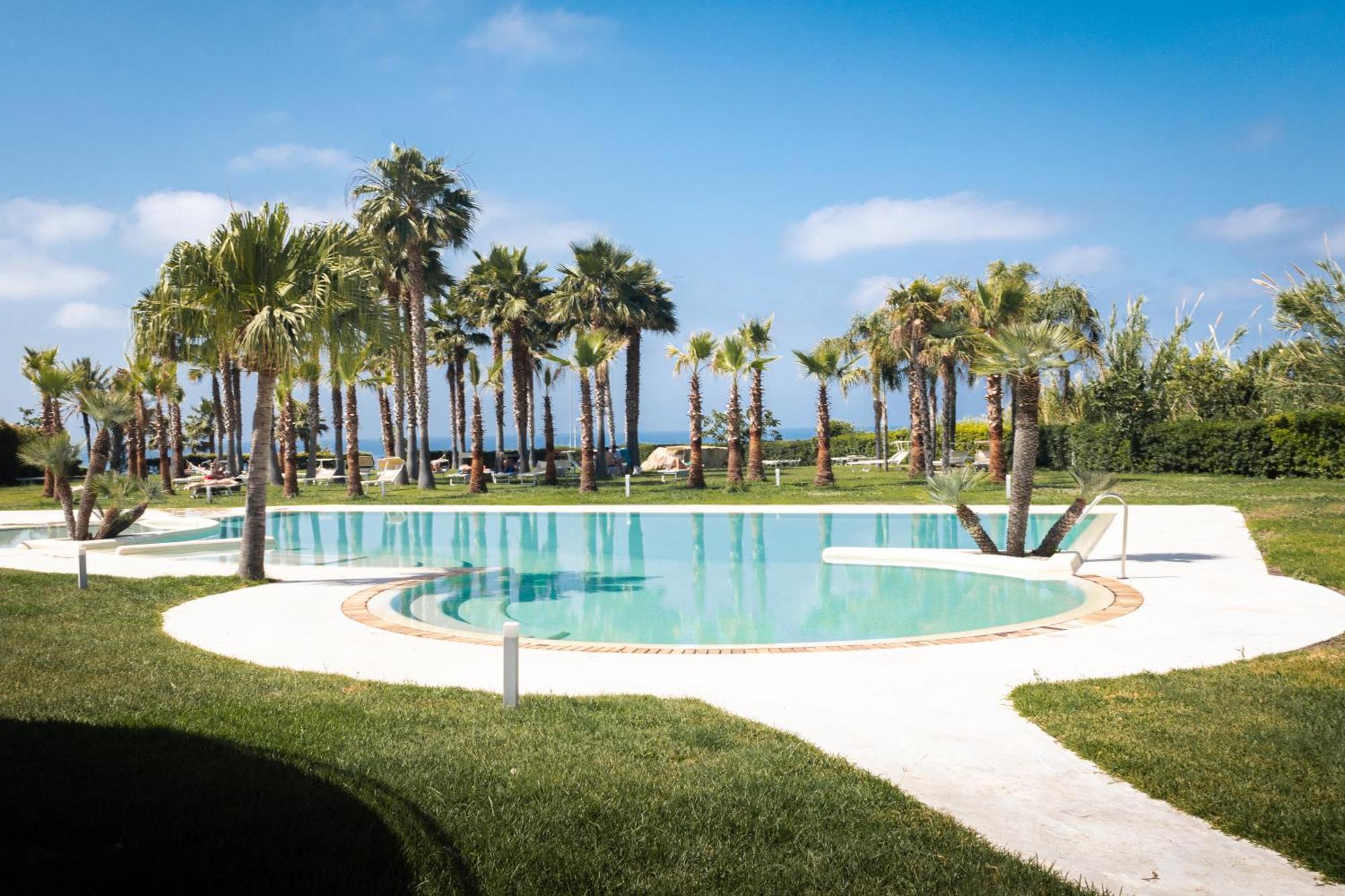 Infinity Resort Tropea Parghelia Esterno foto